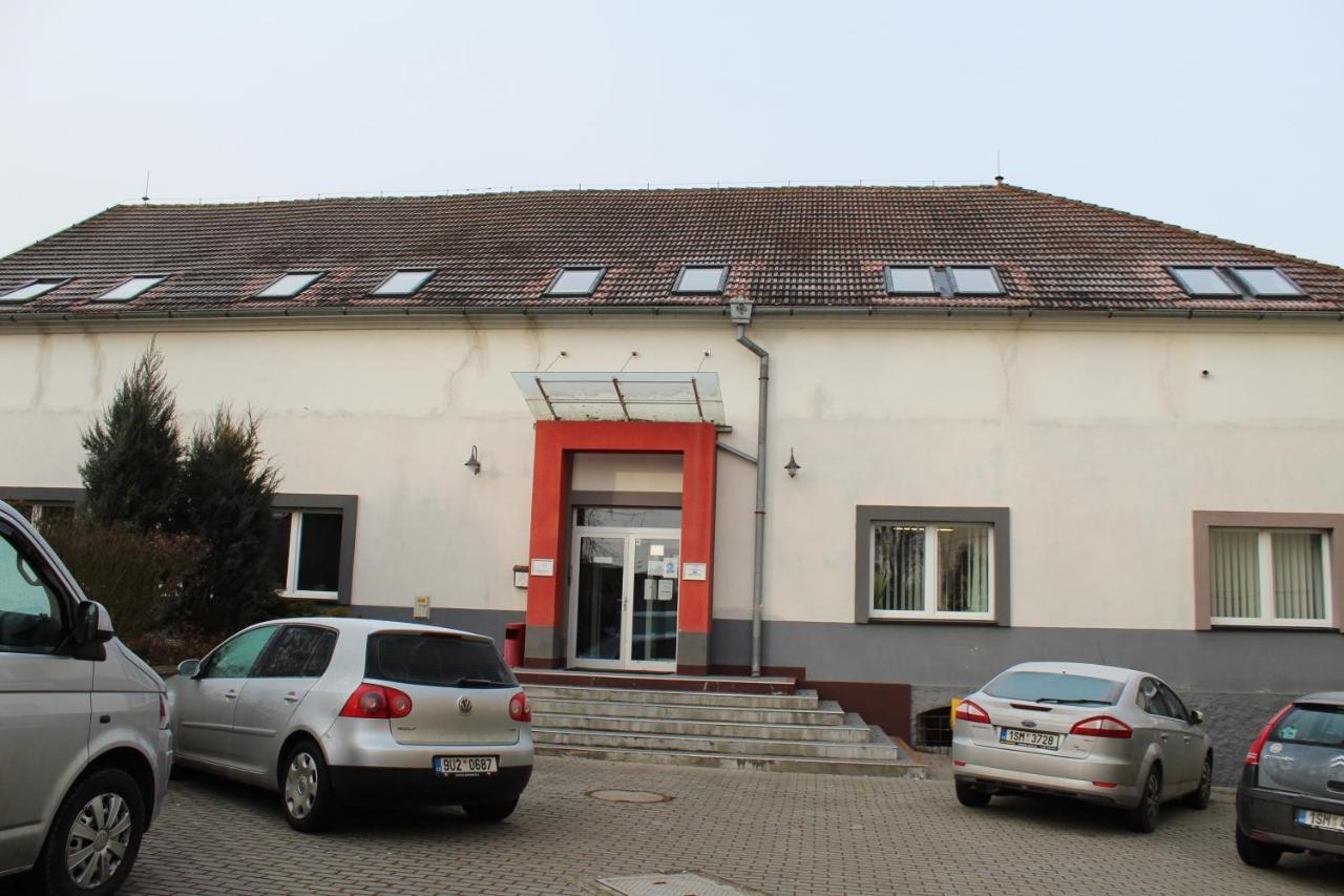 Ubytovani Na Spejcharu, Zelevcice Slaný Εξωτερικό φωτογραφία